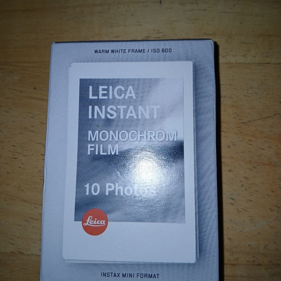 LEICA Sofort Instant Film Camera 2753 - Picture 15 of 16